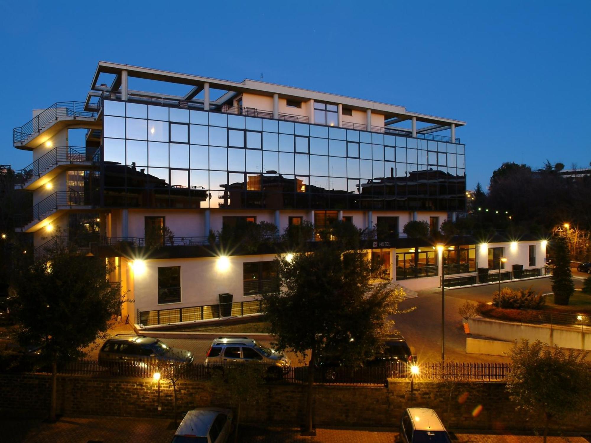 Hotel Zone, Rome